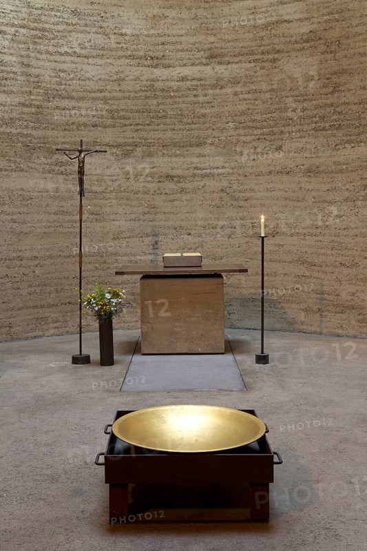 Built in 2000 by Peter Sassenroth and Rudolf Reitermann, rammed earth work: Martin Rauch, interior with altar, St., Sankt, Saint