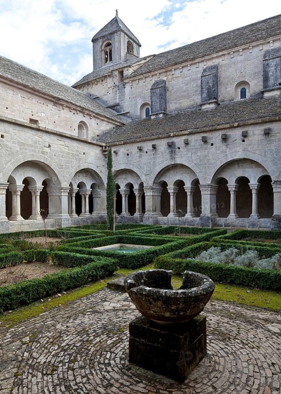 Cistercian monastery founded in 1148, cloister courtyard and church from the south-west, washbasin in front, St., Sankt, Saint