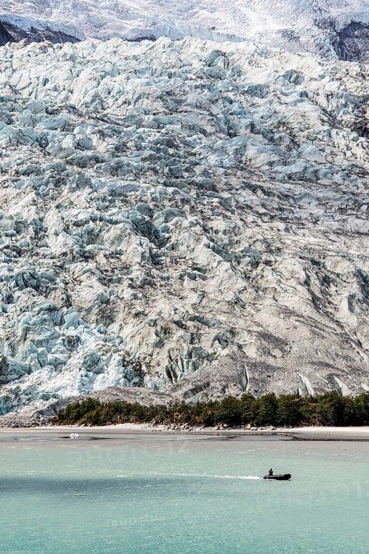 Zodiac excursion to the Pia Glacier, Cordillera Darwin, north-east foothills of the Beagle Channel, Tierra del Fuego, Tierra del Fuego, Patagonia, Chile, South America