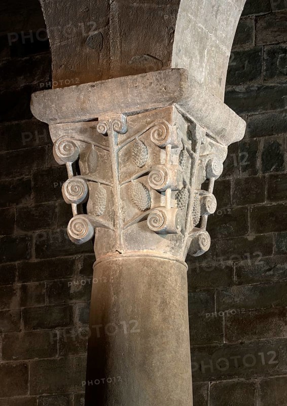 Gropina, Pieve San Pietro di Gropina, capital with stylised grapevines