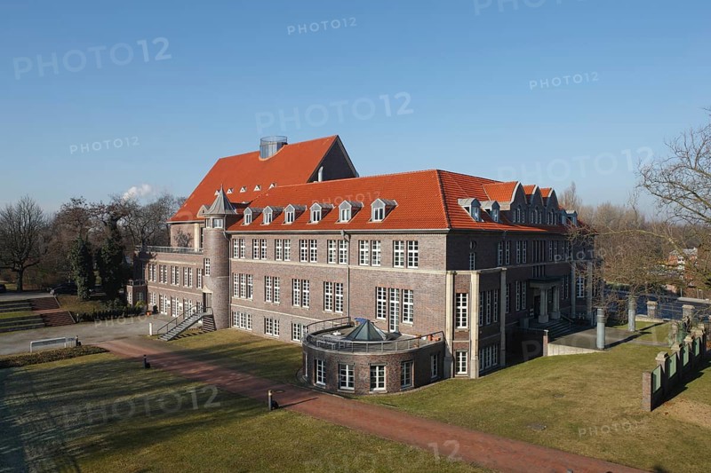 Built in 1913 to a design by architect Carl Weigle. Today part of the Technology Centre for Environmental Protection (TZU)