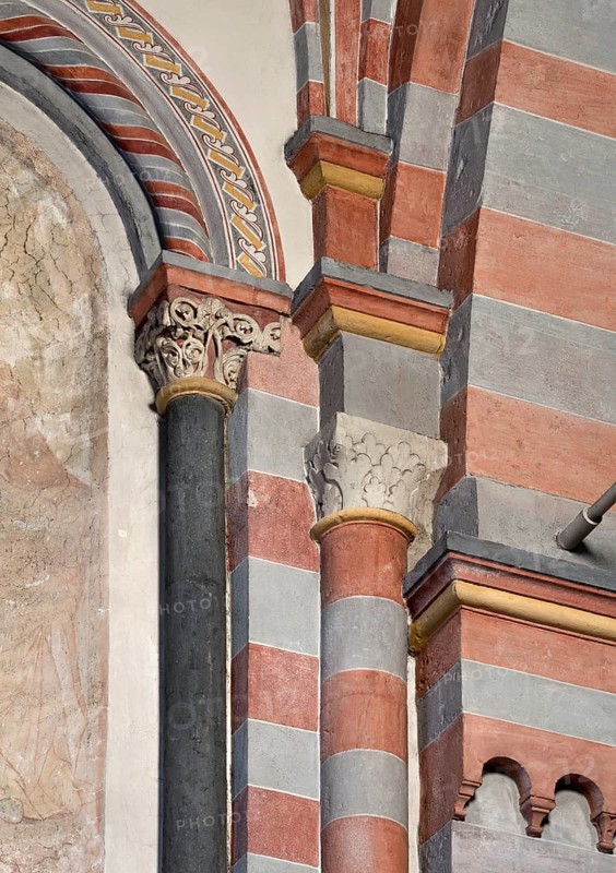 Brauweiler near Pulheim, St Nicholas Abbey Church, choir, blind arcades on the south wall, capitals