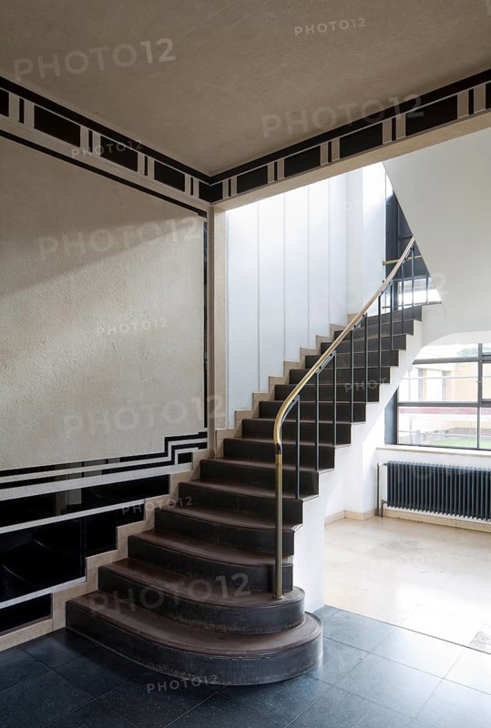 Built 1911-1915 by Walter Gropius and Adolf Meyer, main building, vestibule with staircase
