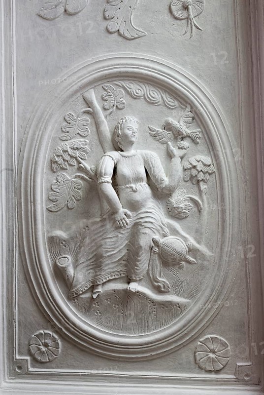 Stucco relief on the ceiling with allegorical depictions of the 5 senses, St., Sankt, Saint