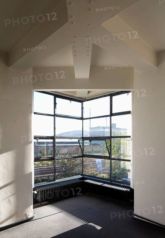 Built 1911-1915 by Walter Gropius and Adolf Meyer, south-east corner of the main building with visible cross construction made of steel beams, interior