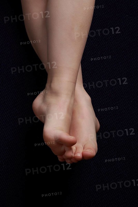 Children's feet, feet of a child, ankle, toe, big toe, toe, in dex toe, middle toe, calf, calf, shin, shin-bone, cold feet, cold feet, barefoot, bare-foot, heel, heel