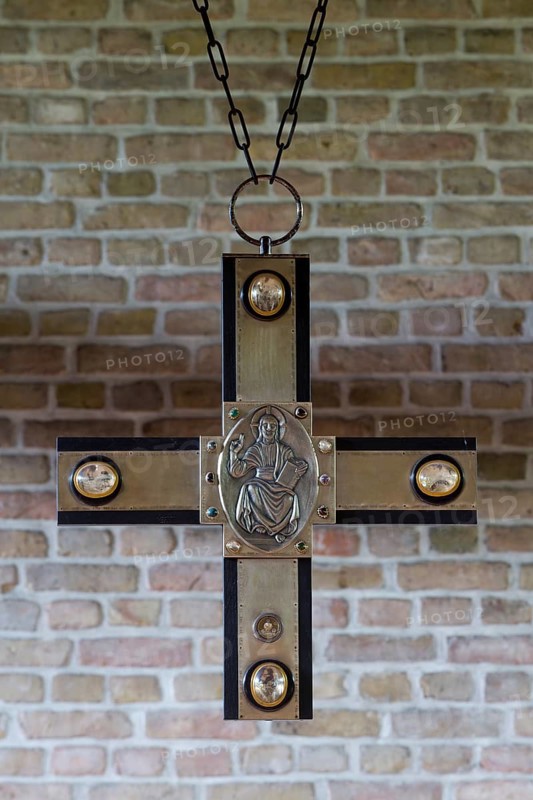 1979 - 1984 Conversion of the barn into a church, altar cross by Hildegard Domizlaff 1984