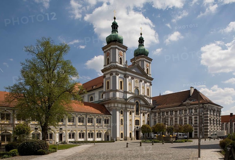Waldsassen Abbey Basilica tower upper storeys and library building on the right. Today's building from 1685 to 1704, built by Georg Dietzenhofer and Abraham Leuthner. Pillar basilica westwork