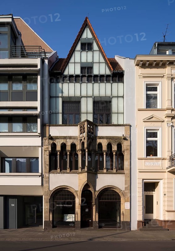 Built in 1900 for C. J. Buschhüter, relocated in 1974, iron framework on the upper floor with curtain wall made of cast glass, one of the first in Germany