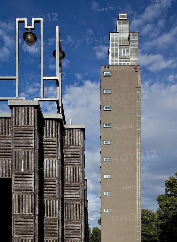 Magdeburg Rotehornpark Observation tower built in 1927 by Albinmüller for the German Theatre Exhibition 60 m high View from the west left Detail of the town hall built at the same time