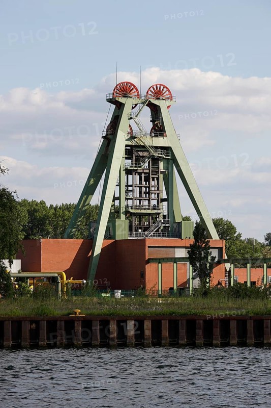 Winding tower, solid-wall double trestle on the Datteln-Hamm Canal