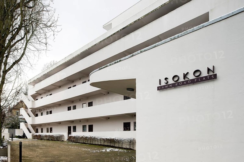 Built 1933-1934 by Wells Coates for Molly and Jack Pritchard. Flat block in the style of White Modernism. Walter Gropius, Marcel Breuer, Agatha Christie (1940-46), László Moholy-Nagy, Adrian Stokes, Egon Riss and Arthur Korn lived here at times. Jack and Molly Pritchard lived in the penthouse