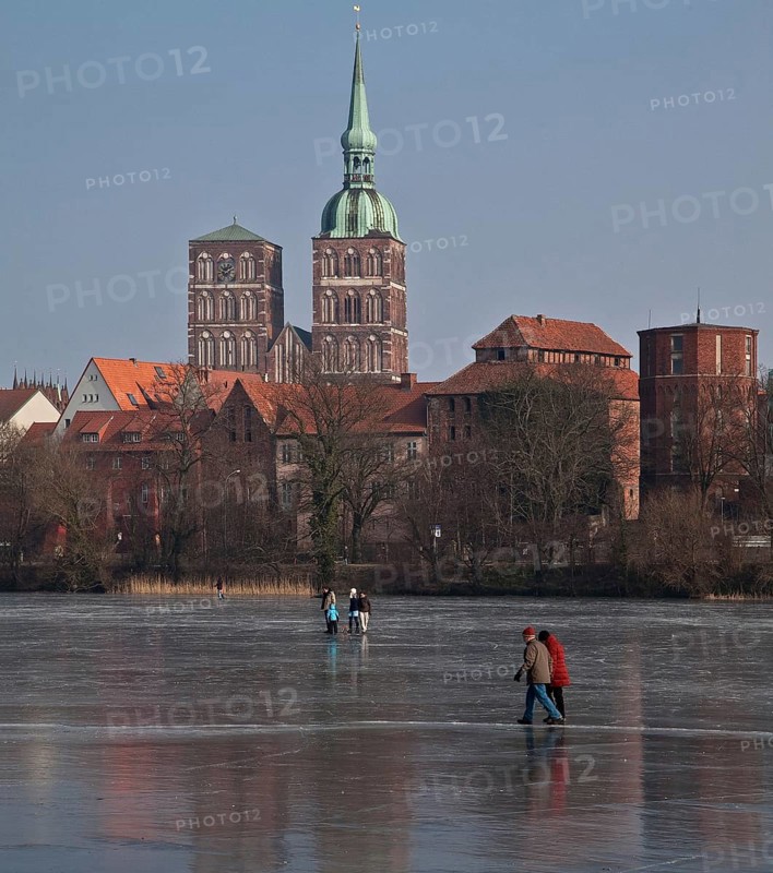Kampischer Hof and water tower from the west across Knieperteich, St., Sankt, Saint