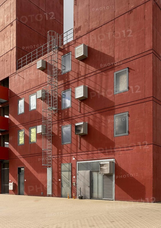 Krefeld, new main fire and rescue station, built in 2018 by GATERMANN + SCHOSSiG Architekten (SUPERGELB Architekten), training tower