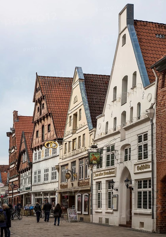 Lüneburg Grapengießerstraße 93387 Gabled houses on the northern side of the street