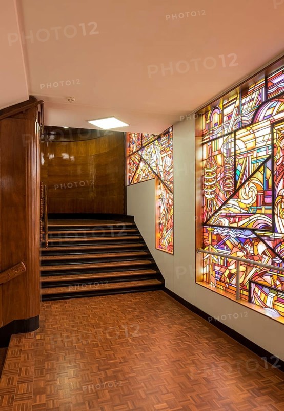 Built in 1926 by Piet Kramer, staircase with windows by Pieter A. H. Hofman