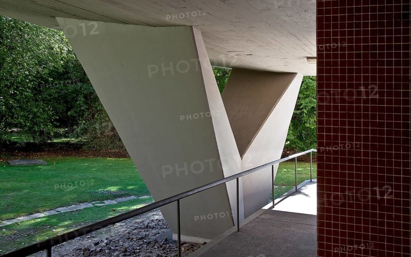 Block of flats by Oscar Niemeyer built for INTERBAU in 1957, inclined columns