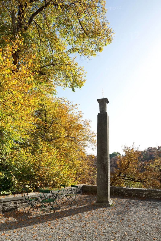 Klauser Straße, Maria im Schnee chapel, obelisk from the French occupation period