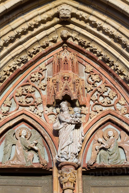 West portal, tympanum with angels and Madonna, St., Sankt, Saint