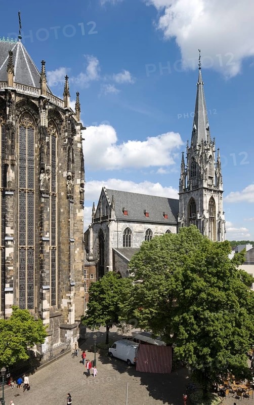 View from Münsterplatz, on the left the choir hall of the cathedral