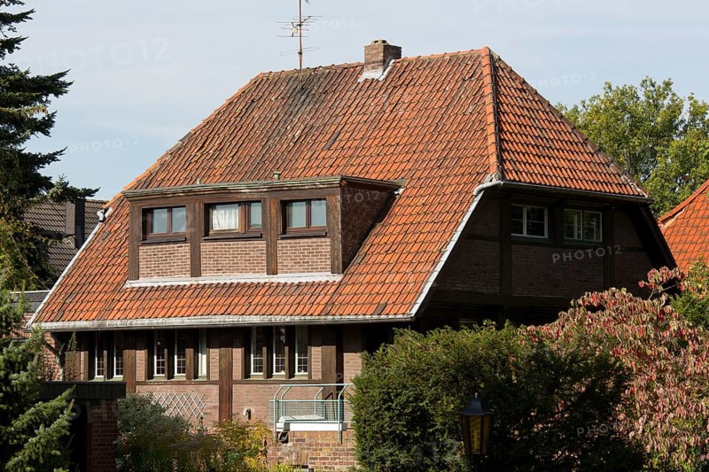 East side, built ca. 1933-1935, architect: Friedrich Kühnen, gabled crippled hipped roof with two side gables