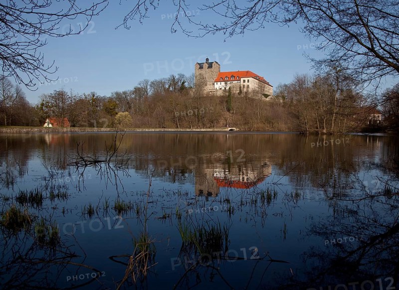 View from the south-west, built in the 11th century, upper end with dwarf houses at the beginning of the 17th century, seen across the castle pond