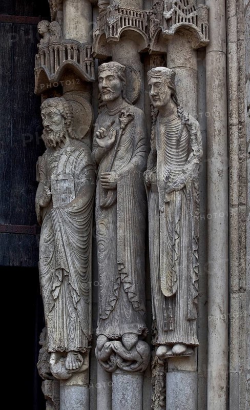 1195-1260 Main construction period, west façade, royal portals 1145-70 with biblical kings, queens, prophets and others as mural figures, St., Sankt, Saint