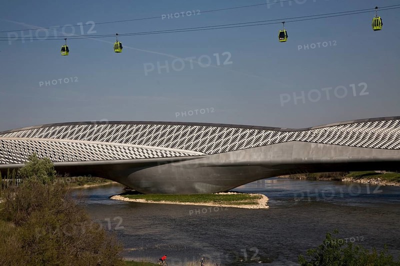 Pabellon Puente, pavilion bridge, Zaha Hadid 2005-08, above cable car