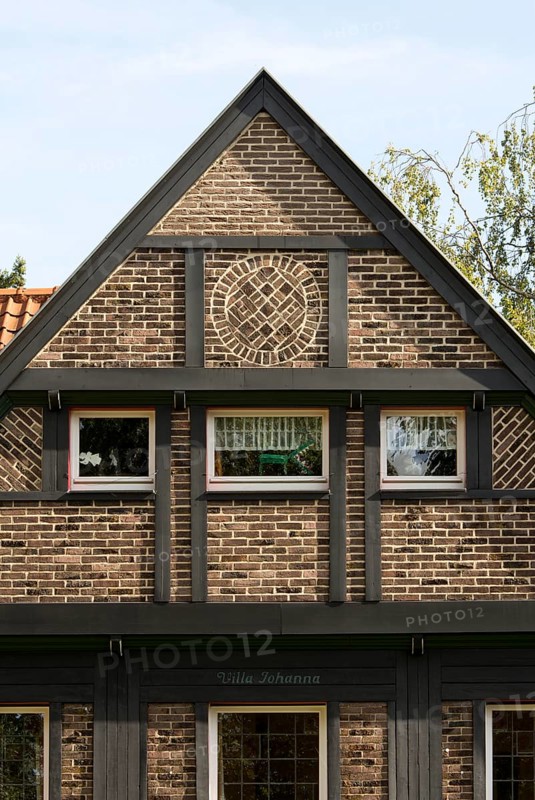 Former Küpers laundry, lawn bleaching and open-air drying, west side, built ca. 1933-1935, architect: Friedrich Kühnen, gabled pitched roof