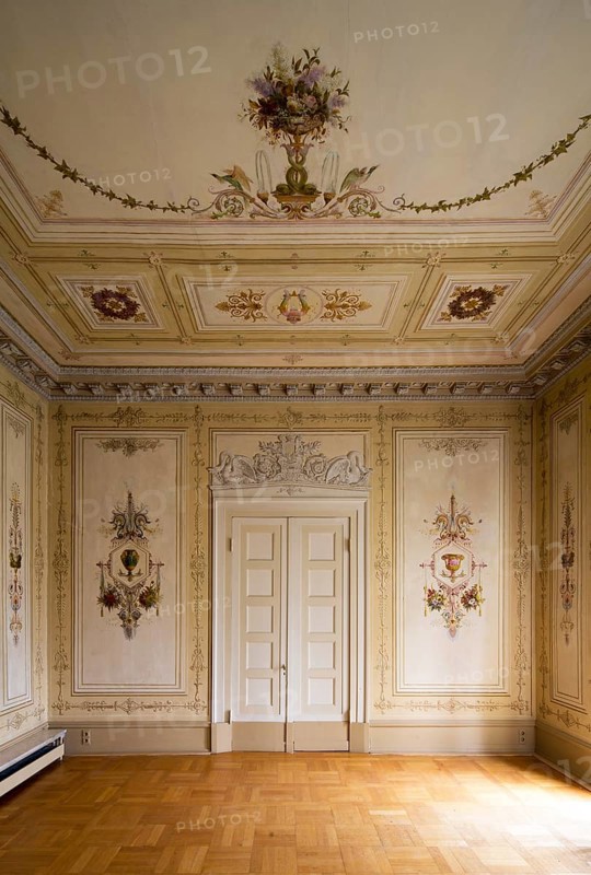 Room on the upper floor with paintings by Benjamin and Jakob Orth, St., Sankt, Saint
