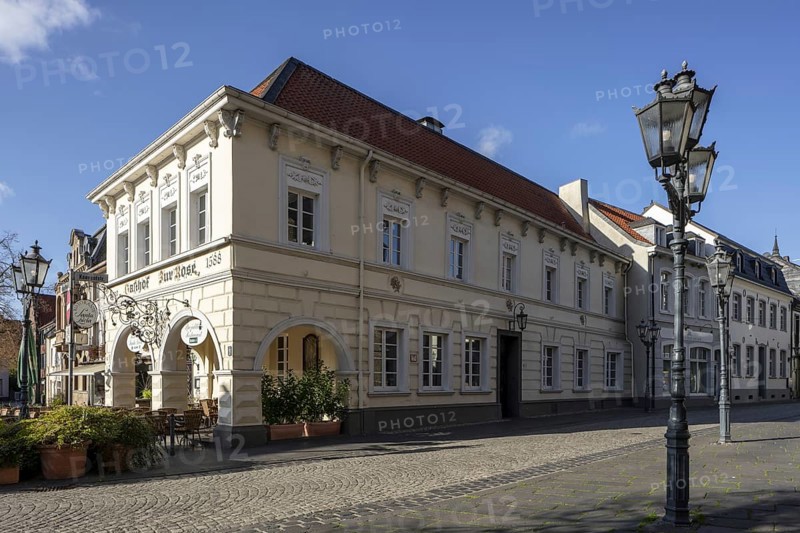 Krefeld, Hüls district, market square, Gasthof zur Rose from 1588 and Konventstraße