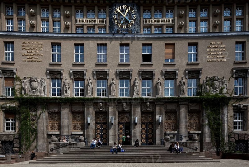 Founding building erected 1914-1916 by Oskar Pusch and Carl Julius Bär as DEUTSCHE BÜCHEREI, main façade entrance area