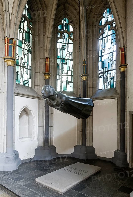Northern choir chapel, floating angel by Ernst Barlach, St., Sankt, Saint