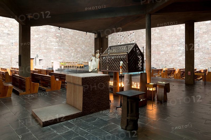 Shrine of St Anne in the side aisle, St, Saint, Saint