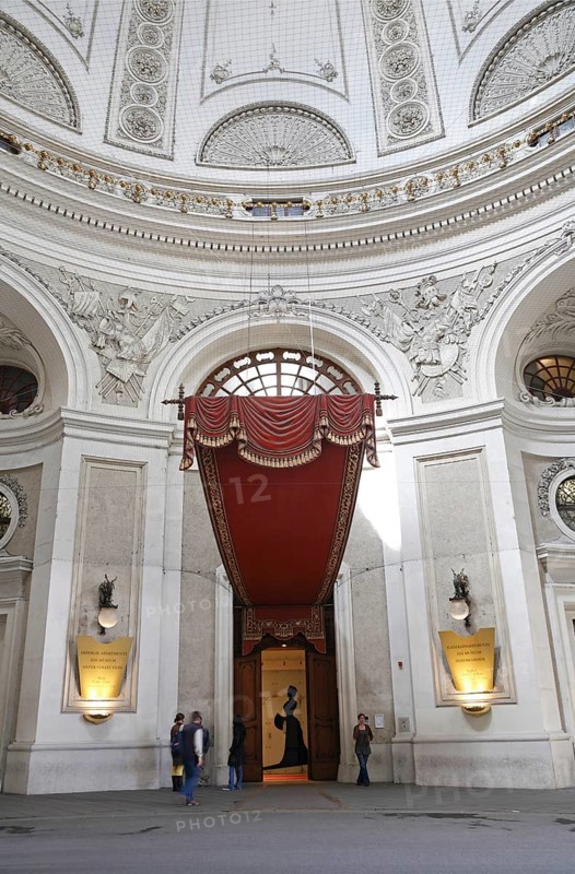 Entrance to the Sissi Museum Reichskanzleitrakt