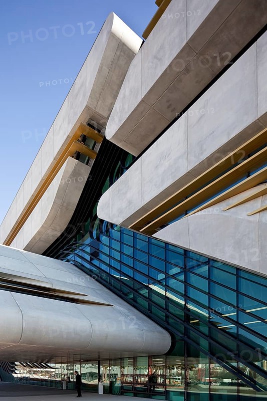 Montpellier, multi-purpose building PIERRESVIVES, built 2006-2012 by Zaha Hadid, Vestibühl, main entrance side