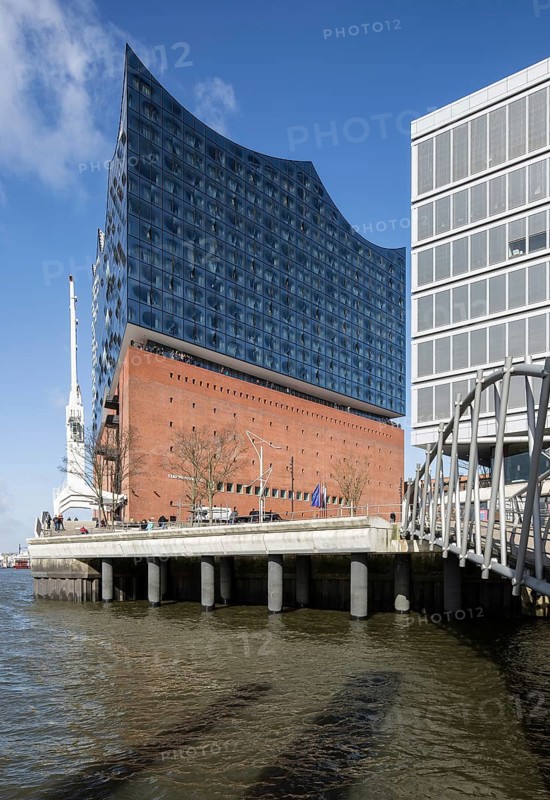 Hamburg, Elbphilharmonie, bottom view from the east, on the right new building on Kaiserkai, designed by Herzog & de Meuron, built 2007-2016