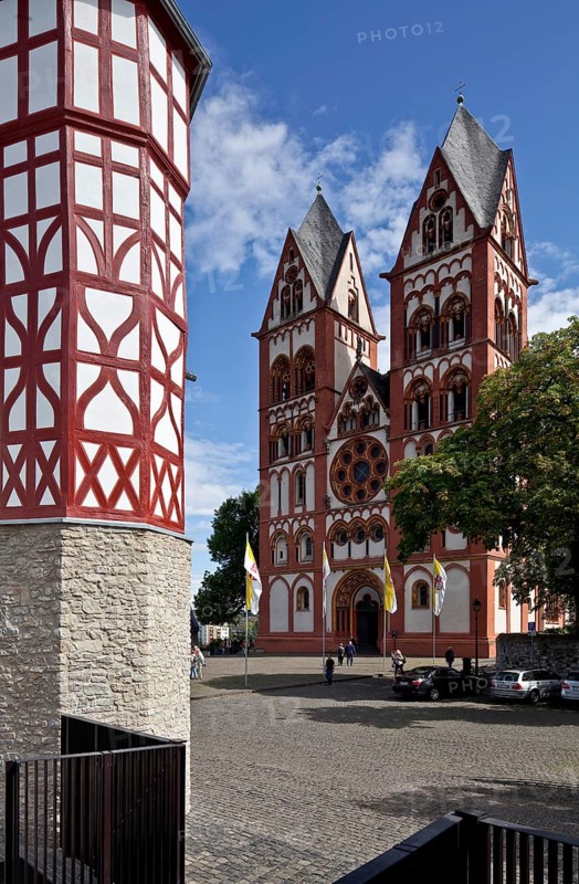 Limburg an der Lahn, cathedral, west facade from west-southwest left half-timbered tower of Walderdorffer Hof, St., Sankt, Saint