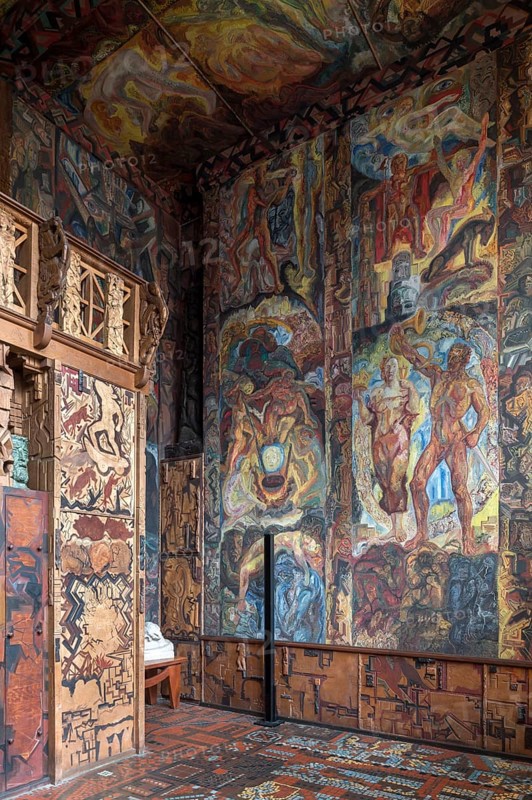 Jesteburg, Kunststätte Bossard, studio house, built 1912-1914 by Johann Michael Bossard, Edda Hall, designed 1932-1935, carvings by Jutta Bossard and Franz Hötterges, paintings by Johann Michael Bossard