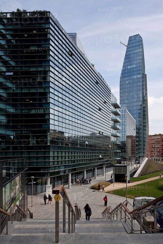 Kohn Pedersen Fox Architects built 2010-2012, 140 metres high, seen from Piazza Alvar Aalto, left Business District Varesine