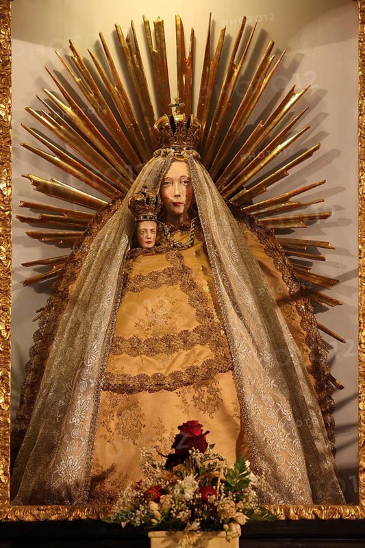 Side altar, Mary with child, doll, St., Saint, Saint