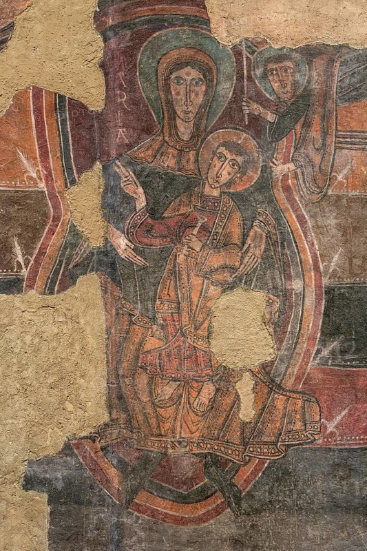 Taüll, Santa Maria, south aisle with copies of the original wall paintings