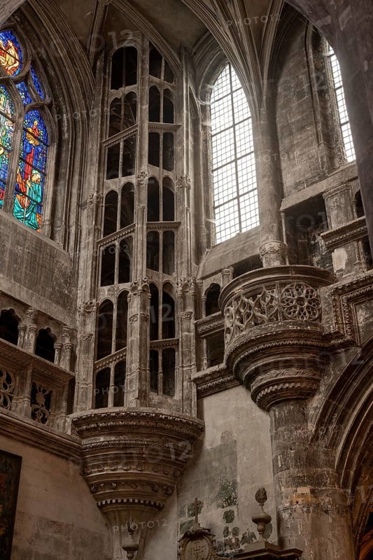 Chaumont, Basilica of St-Jean-Baptiste, spiral staircase in the north transept