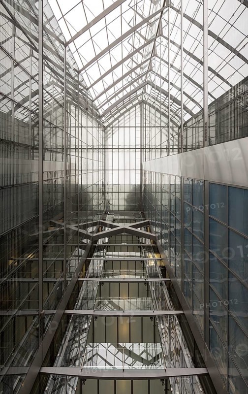 Bonn, Posttower, built 2000-2002 by Murphy/Jahn, interior view with so-called sky gardens View upwards