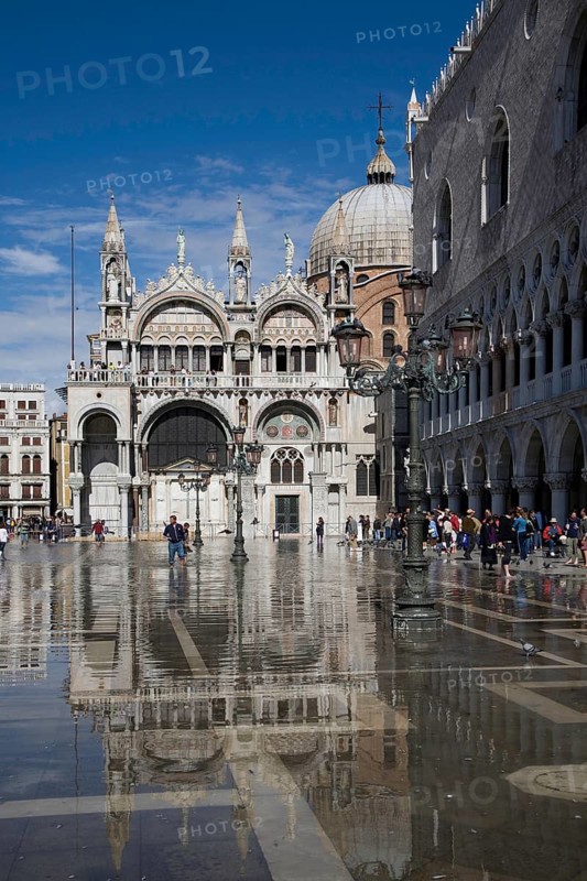 Western south façade with flooded St Mark's Square (slight flooding), St, Sankt, Saint