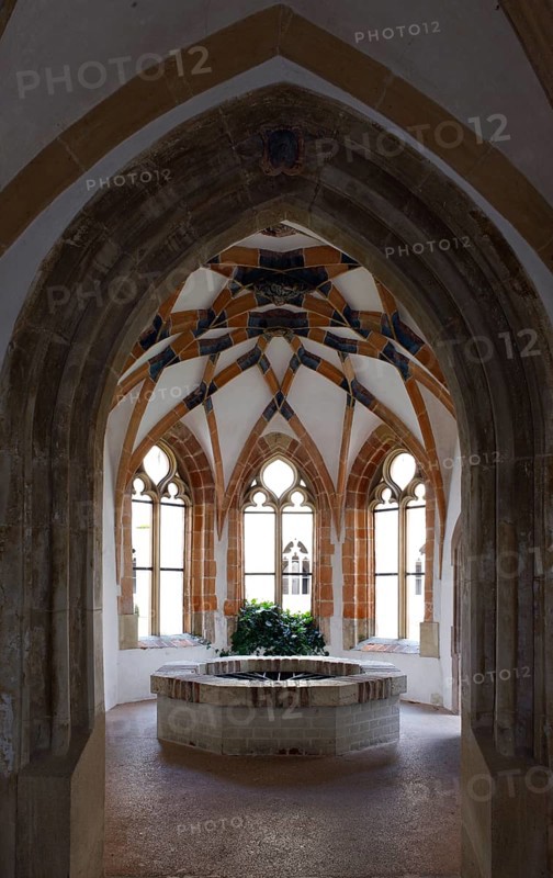 Well house in the cloister, St., Saint, Saint