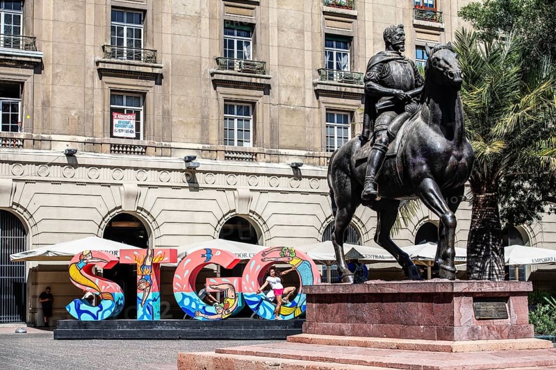 Equestrian statue, Don Pedro de Valdivia, Plaza de Armas, Santiago de Chile, Chile, South America