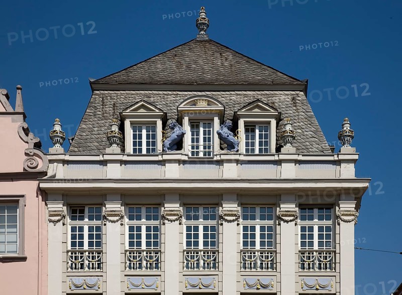 Three-storey corner residential and commercial building with Louis Seize façade, neoclassical ashlar building with mansard hipped roof, 1904/05, architect Peter Marx