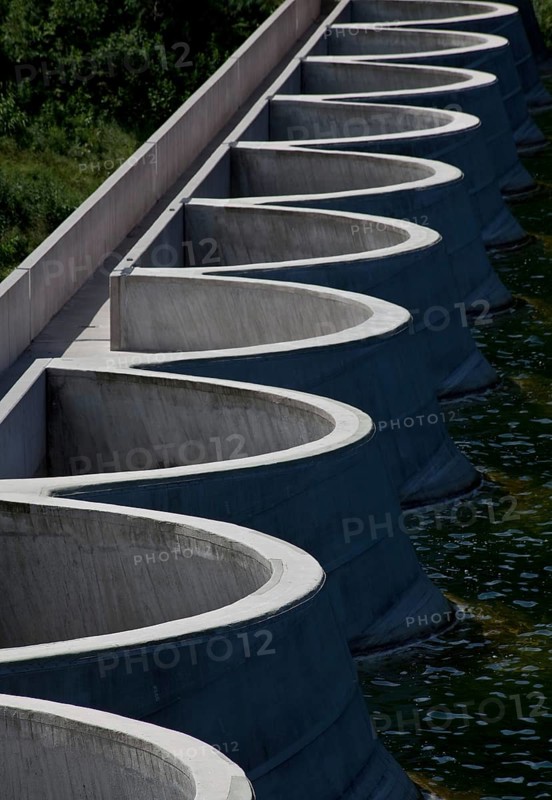 The only arch dam in Germany, completed in 1925, decommissioned in 1969, reactivated in 2007, water side from the north-west