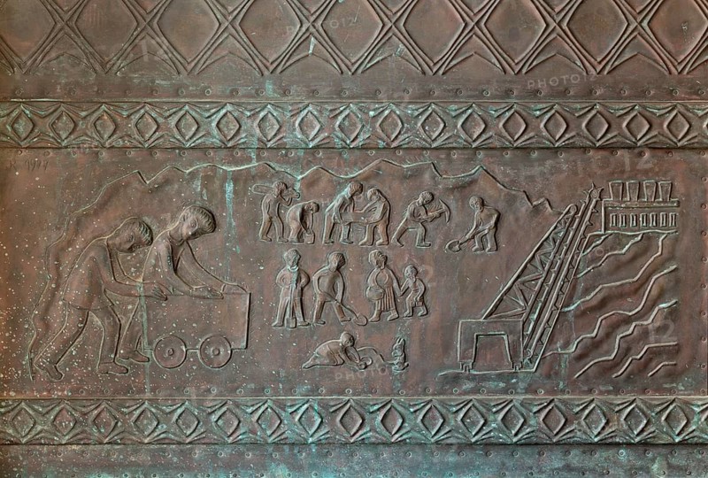 Bronze portal with miners' scenes from Köttingen (Jakob Riffeler), St., Sankt, Saint